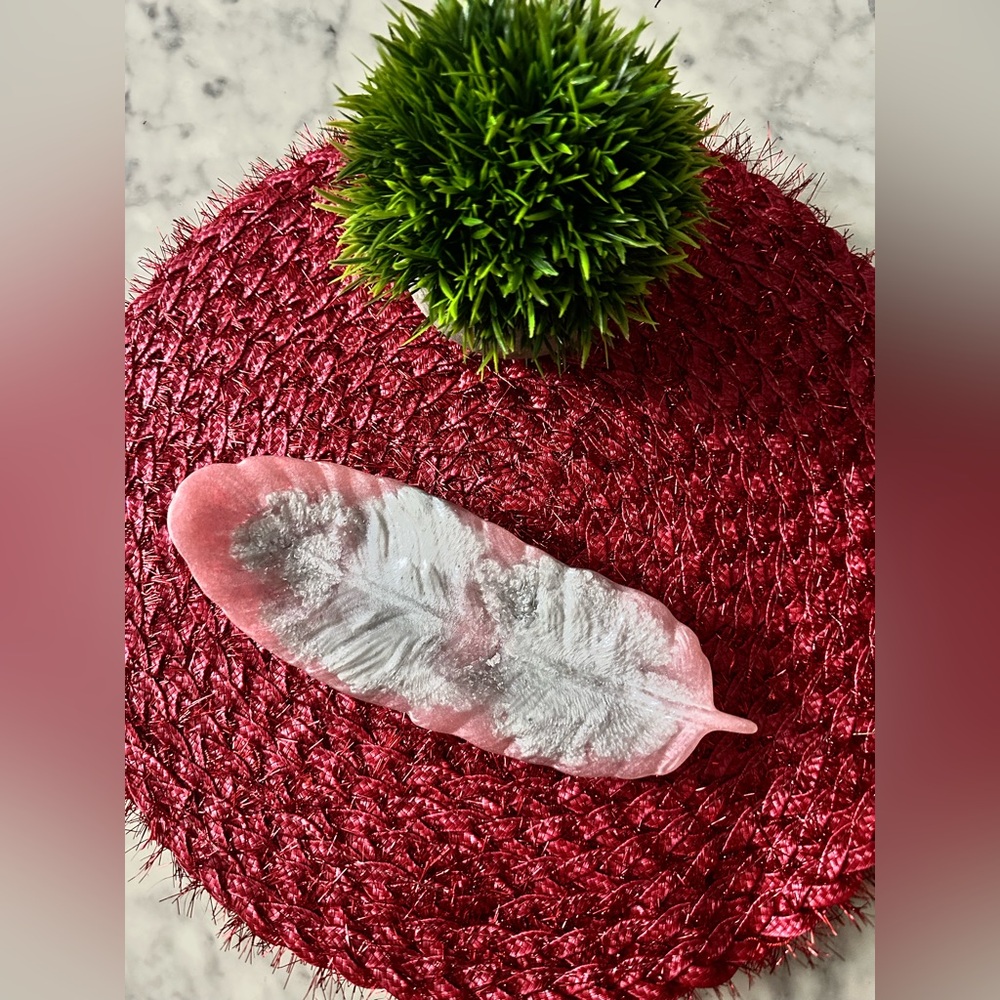 Handmade epoxy resin feather shaped colorful trinket tray